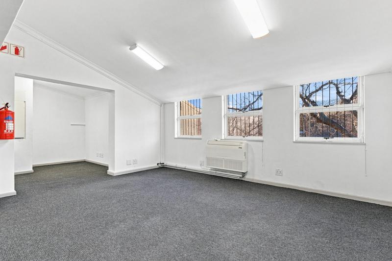 To Let Commercial Property for Rent in Pinelands Western Cape